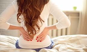 Бір топ адам жас әйелді еліктеп, оны бітірді.